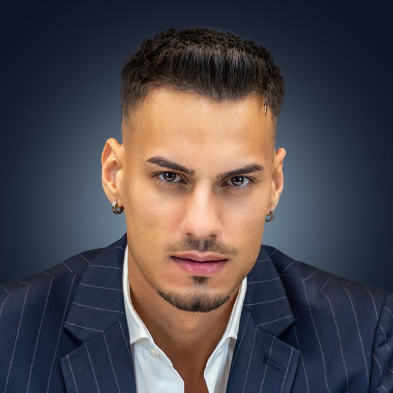 Portrait of Robert-Nicolae Feraru, CEO & Managing Partner at Kooperativa 2.0 and Kooperativa Moldova